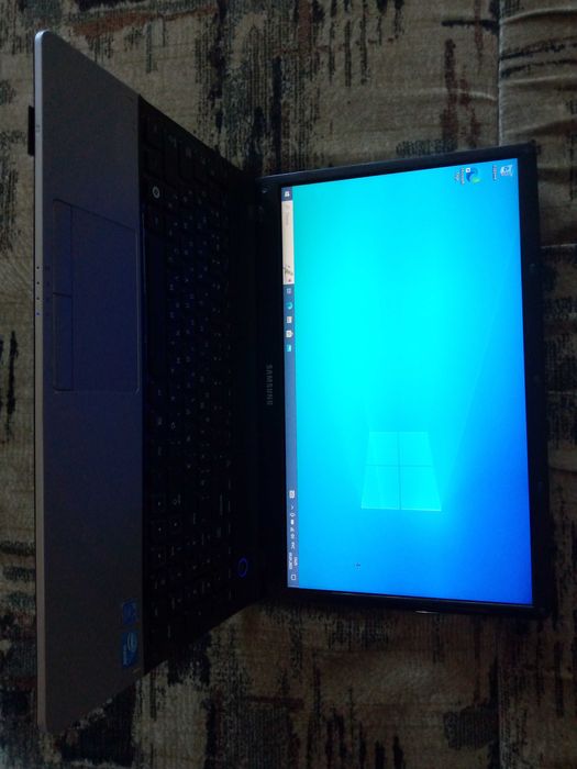 Ноутбук Samsung 300е робочий