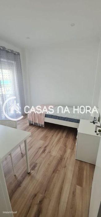 Quarto num Apartamento com 3 Quartos para Arrendar