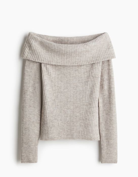 Dzianinowy sweter off shoulder z okrytymi ramionami beżowy