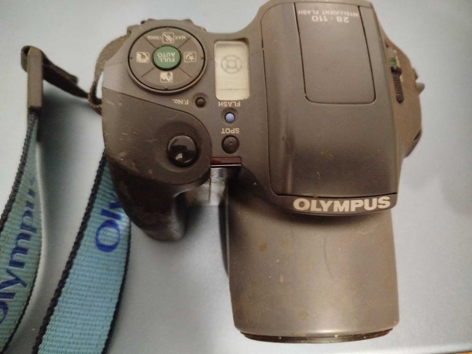 Máquina fotográfica OLYMPUS is-10 totalmente Automática