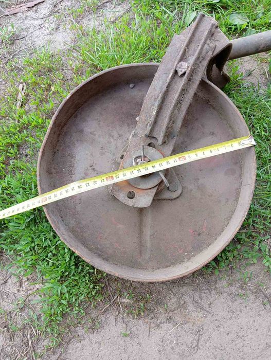 Продам опорне колесо лемеші кріплення передплужника