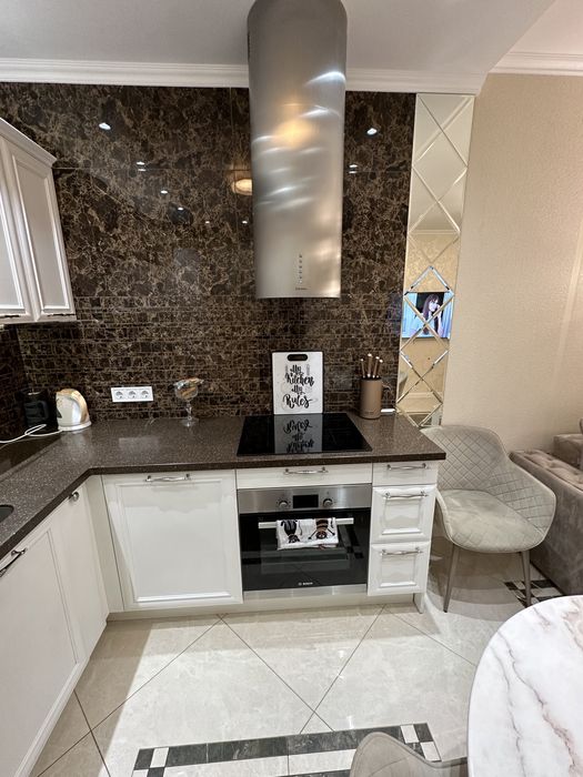 2 поверх!!!Довгострокова оренда 3- кімн квартири у центрі.