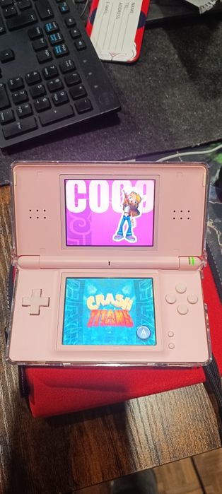 Nintendo DS Lite Rosa + Capa de Proteção e Acessórios