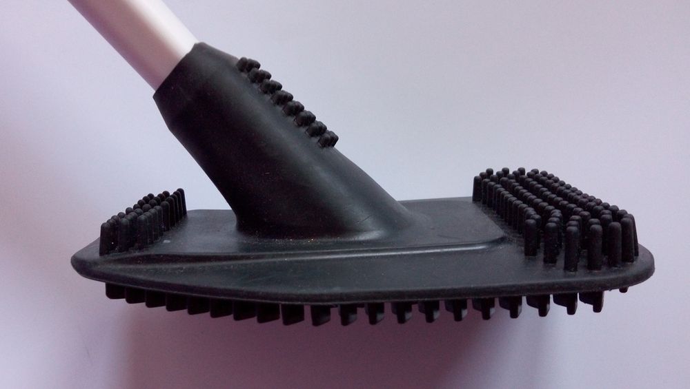 Szczotka gumowa do muszli klozetowej (toalety) - do usuwania osadów