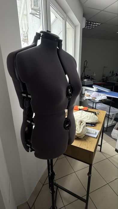 Розсувний манекен для швей