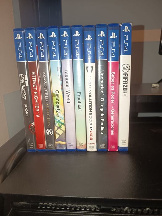 Playstation 4 + comandos + jogos PS4