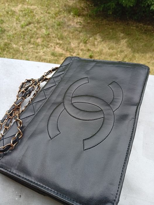 Chanel vintage chain shoulder bag