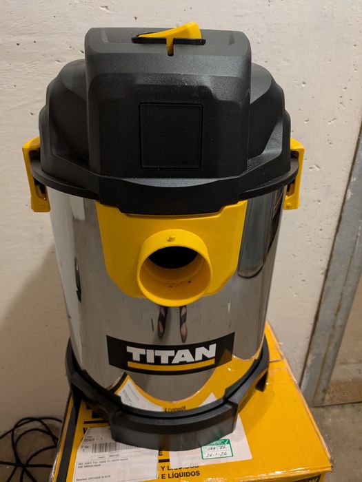 Odkurzacz przemysłowy Titan TTB775VAC
