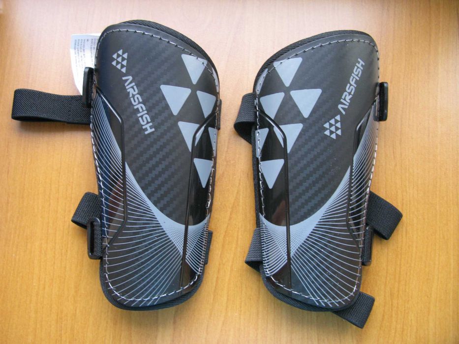 Детские Защитные щитки Airfish Shin Pads ХS.  с  ремнями. Новые