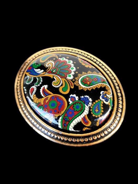 Vintage! Bardzo piękna broszka w złotej oprawie.