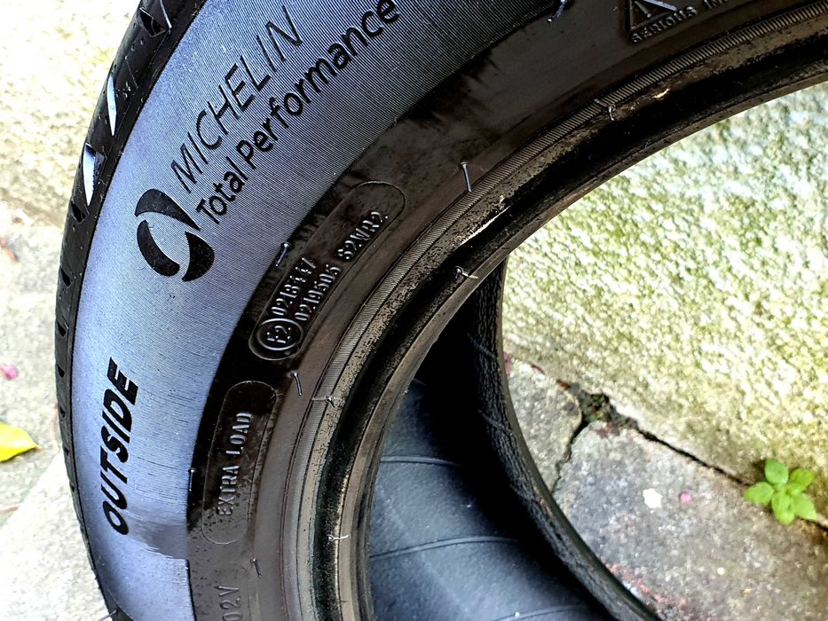 Pneus Michelin Primacy 4. Medidas: 225 55 R 18 102V Semi novos de 2024.