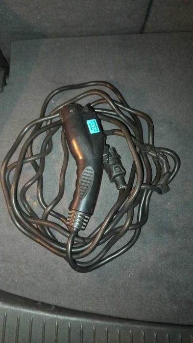 Автомобільний зарядний пристрій Sparks 16A