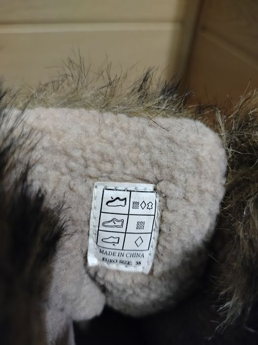 Черевики, чоботи, снігоходи 38р