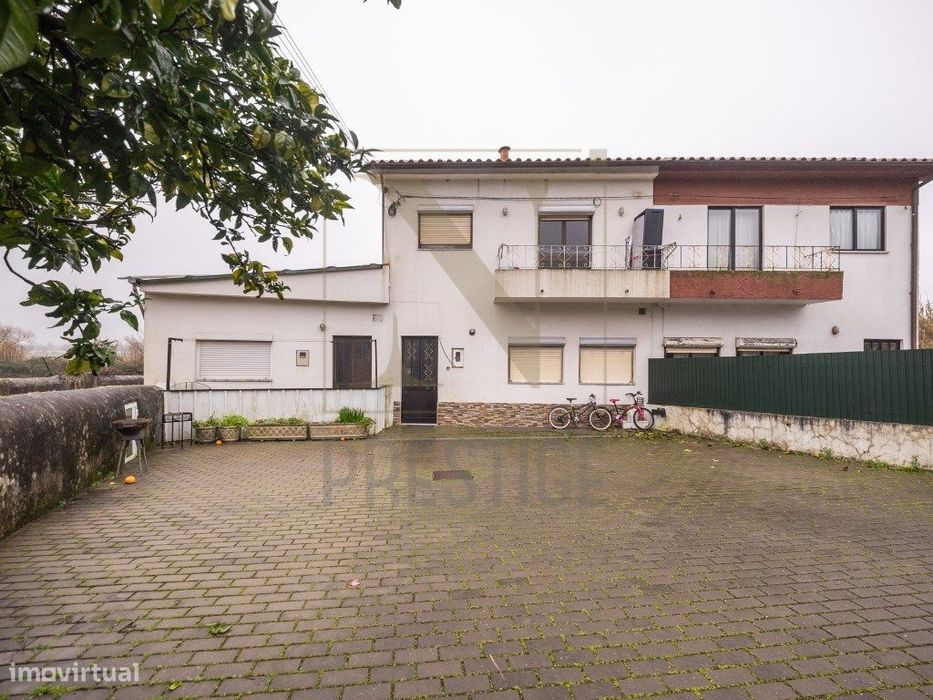 Moradia T5 em Antuzede