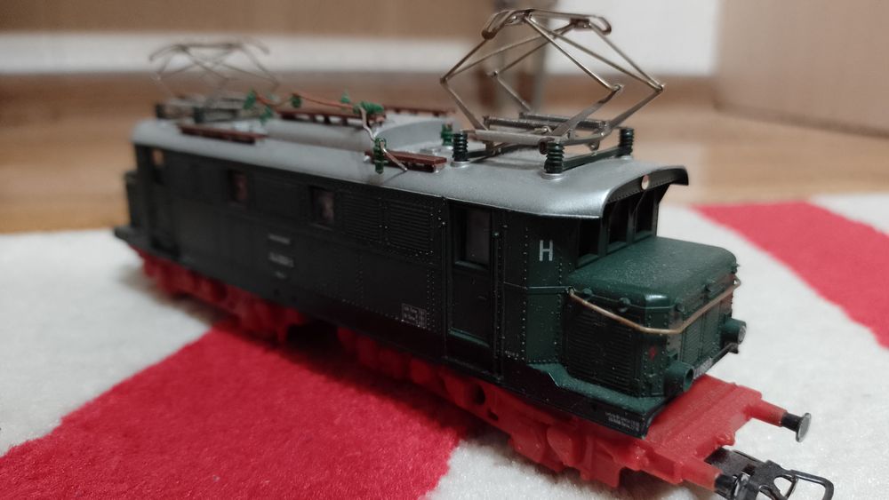 Lokomotywa Br244 skala H0 1:87