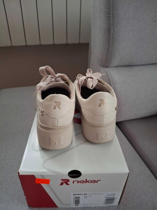 Nowe skórzane snakersy Rieker rozm. 38.