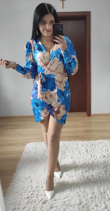 Sukienka krótka w kwiaty