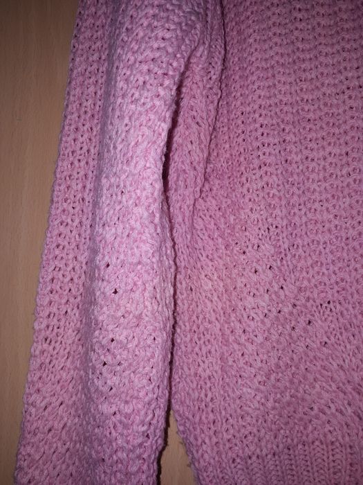 Śliczny różowy sweter