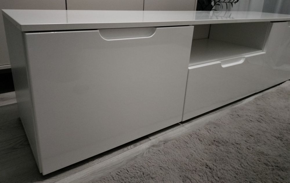 Szafka  pod tv sprzedam