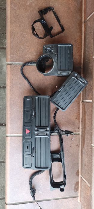 Podświetlane żaluzje kratki nawiewu powietrza golf 4 Bora komplet