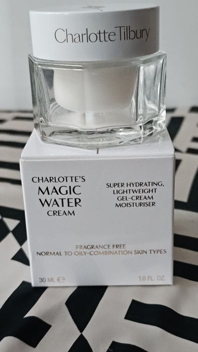 Charlotte Tilbury Charlotte's Magic Water Cream – lekki krem-żel na