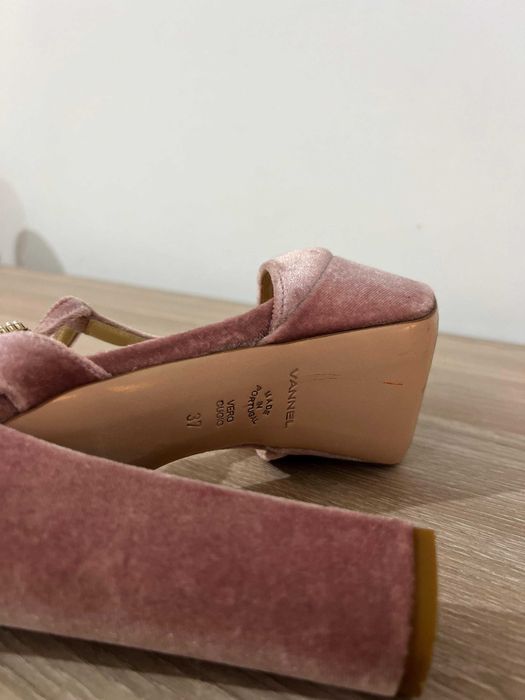 Sandália Vannel Rosa em Pele e Camurça