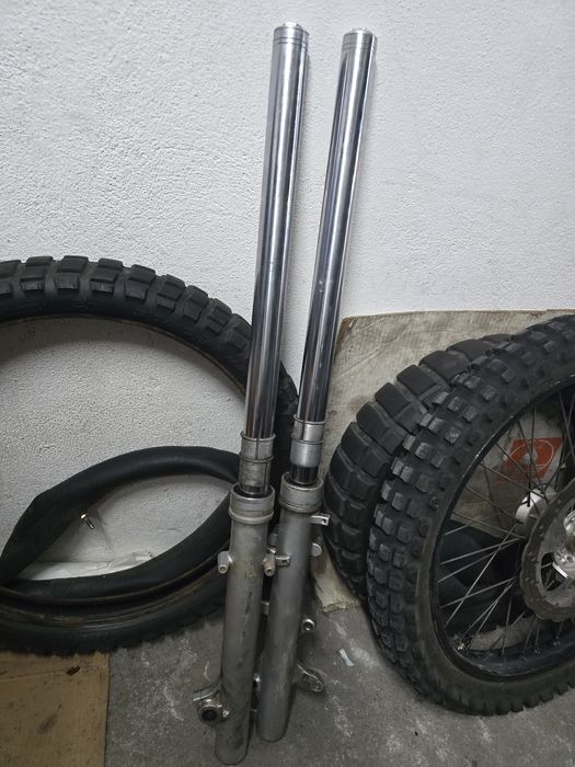 Suspensão e roda de  SUZUKI DR650