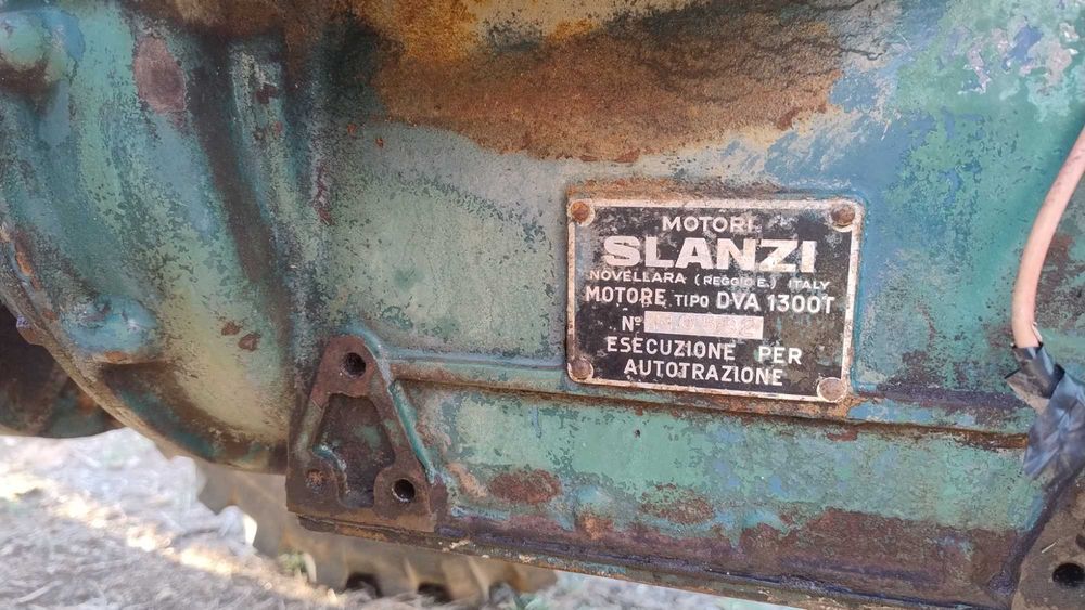 Trator 4X4 a trabalhar