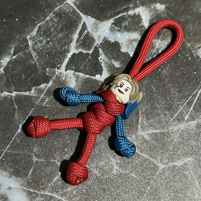 Brelok Ręcznie Pleciony  Szalona Antybohaterka | Styl Komiksowy