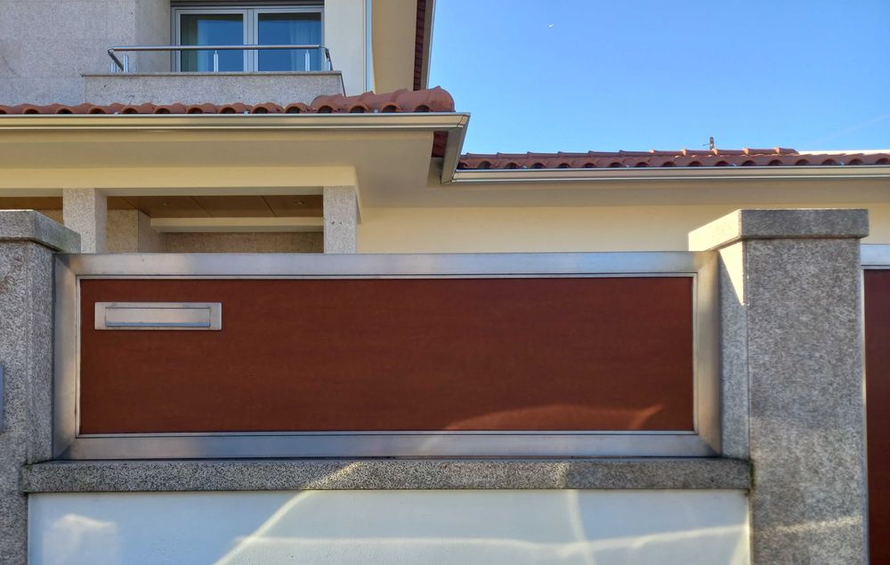 Chapas em Inox para vedação de muros