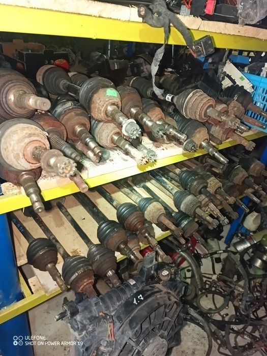 Опель Зафіра піввісь поворотний кулак шрус Астра Ж полуось.