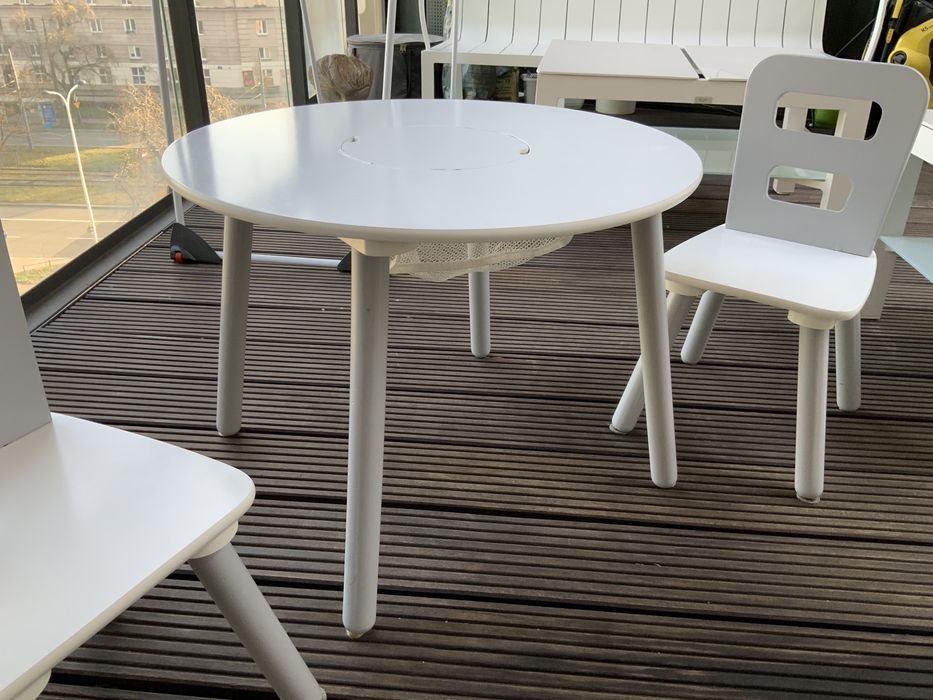 Stolik drewniany dziecięcy + 2 krzesełka Kidkraft