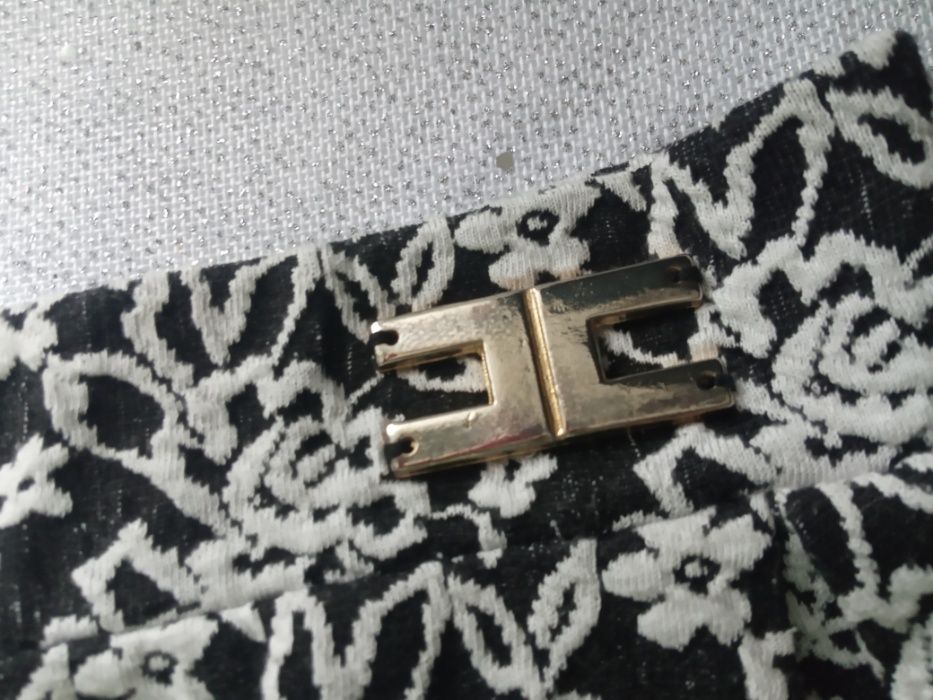 Spódniczka o pięknym kroju