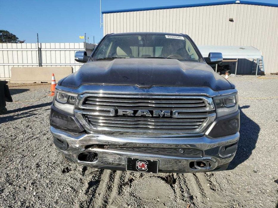 Dodge RAM 1500 Laramie!! 4x4 5.7l V8 HEMI 395KM!!