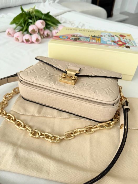 Torebka Louis Vuitton pochette metis east west beige
