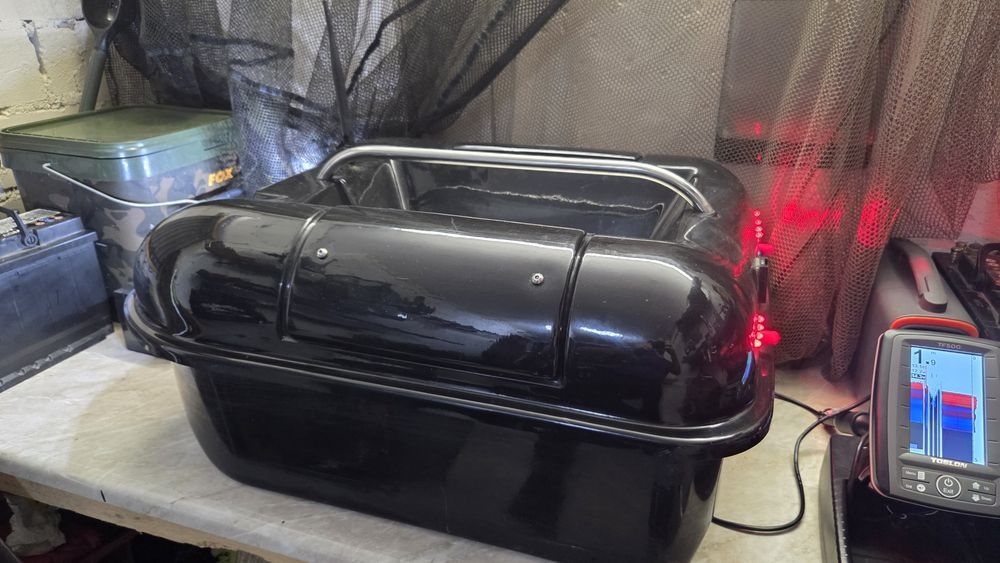 Łódka zanętowa Hunter 650