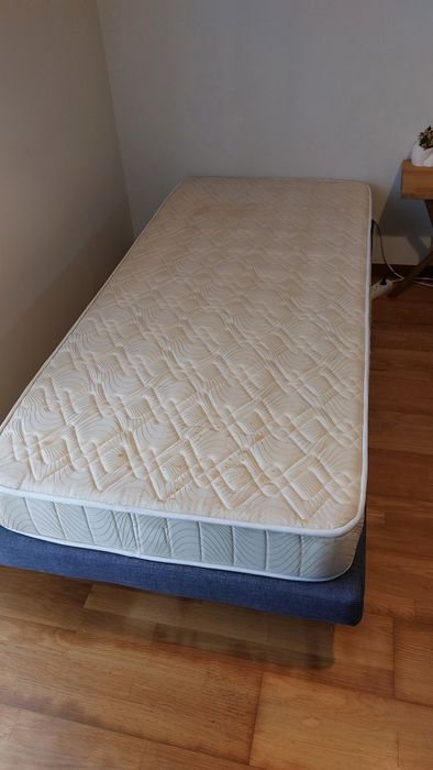 Conjunto cama e colchão