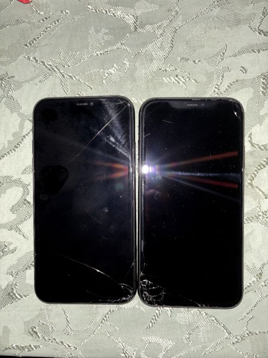 2 Phone 11 на запчастини