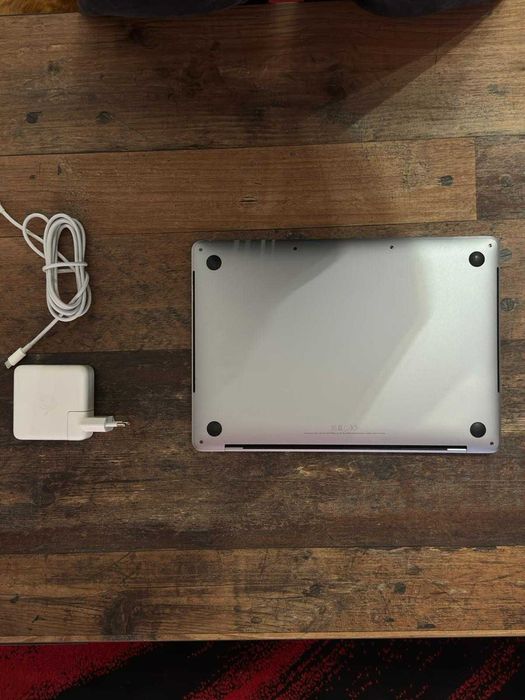 MacBook Pro 13" Touch Bar | i5 | 8GB | 256GB SSD - IMPECAVEL