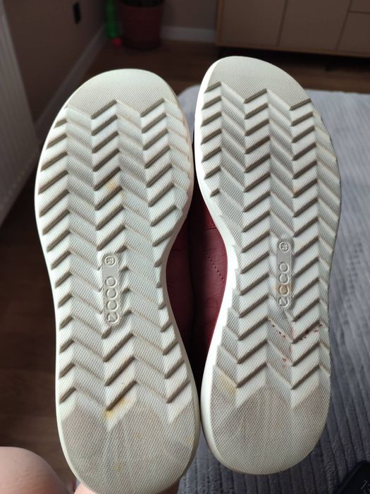 Оригінальні фірмові кросівки ECCO