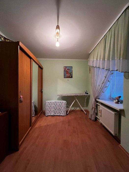 Простора 3 кімнатна квартира в центрі міста