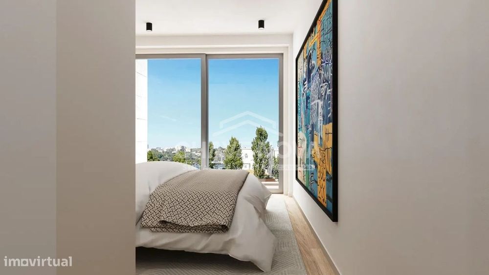 Apartamento T1 Novo com Varanda e Garagem