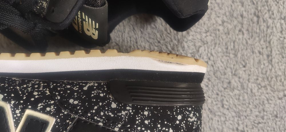 Czarne sneakersy New Balance 574 świecą w ciemności rozm 37.5
