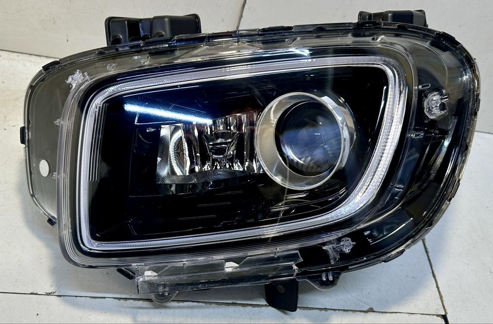 Фара ліва Hyundai venue USA  92101-K2200 led  92101-K2200