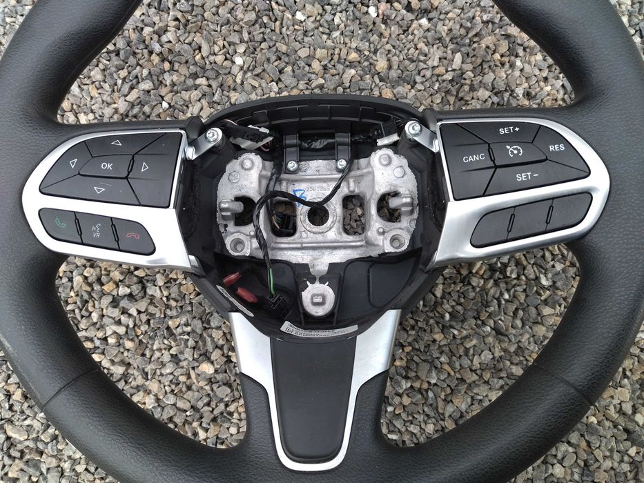 kierownica Chrysler Pacifica 17-21r