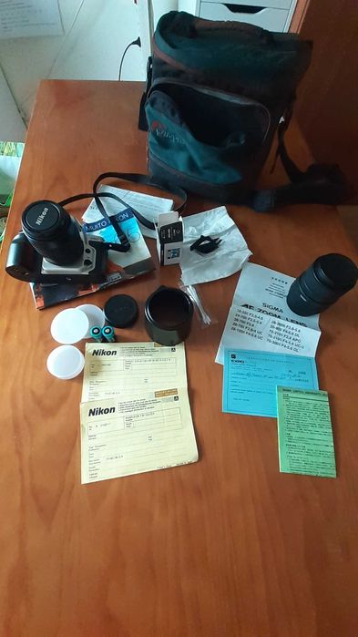 Máquina fotográfica NIKON de rolo + Objetiva SIGMA