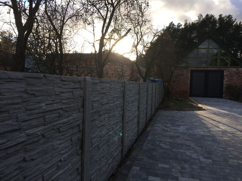 Montaż ogrodzeń betonowych / Siatki panelowej