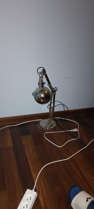 Lampka nocna metalowa używana .