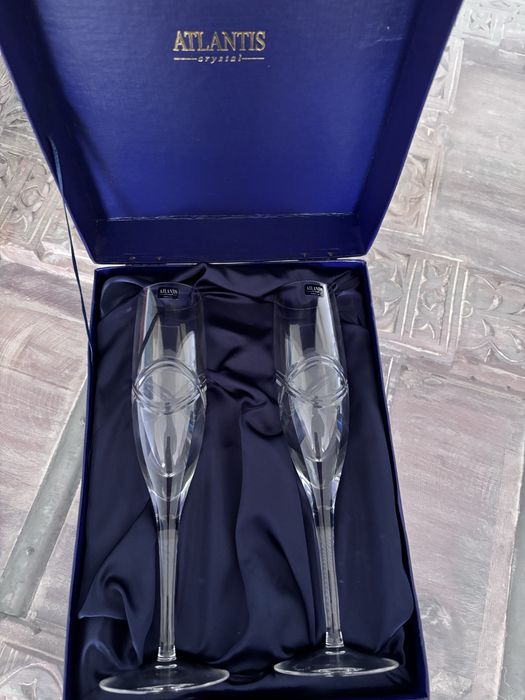 Crystal Flutes - Atlantis438555125598146560