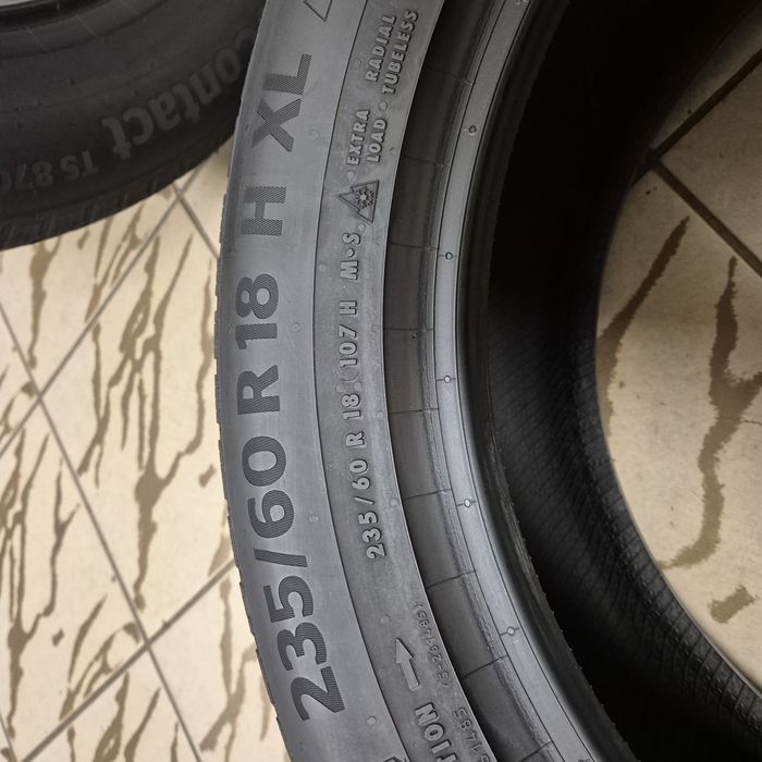 235/60R 18 Continental zima
